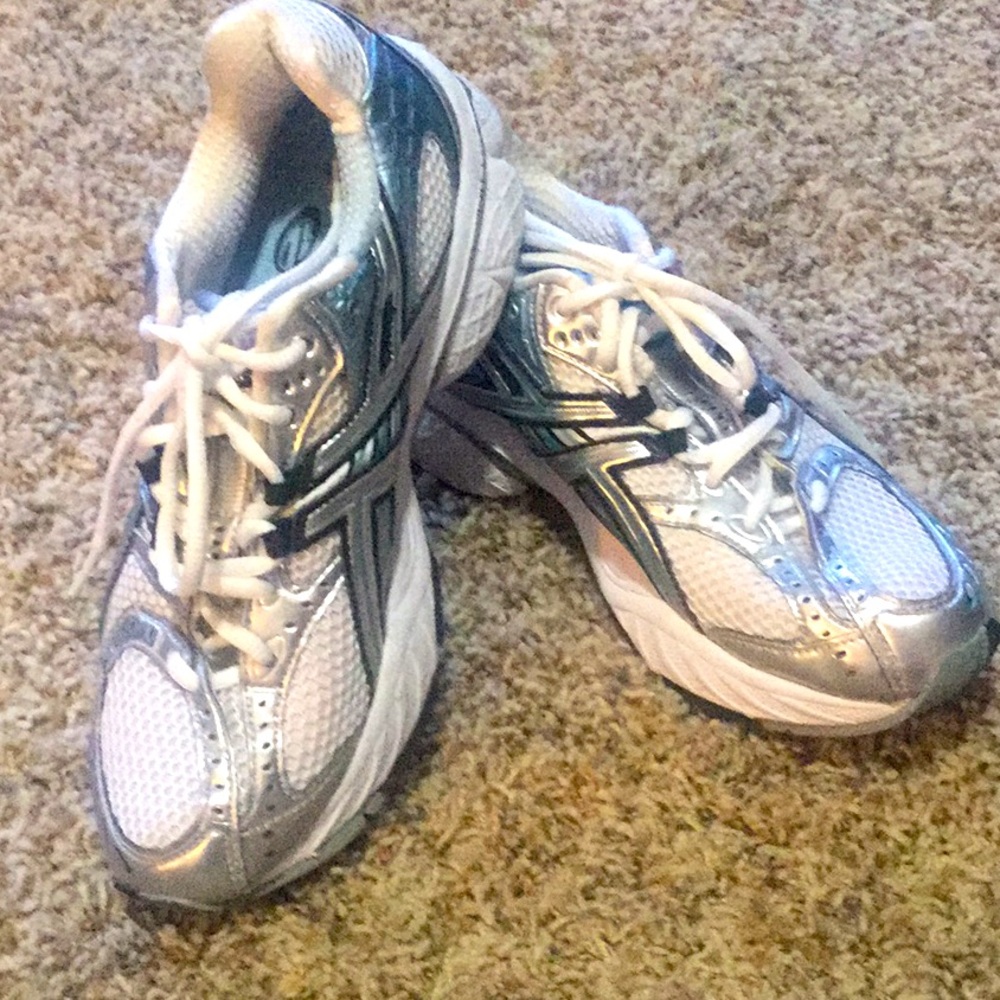 ASICS Womens Gel-Nimbus 10 Running Shoe SIZE 8